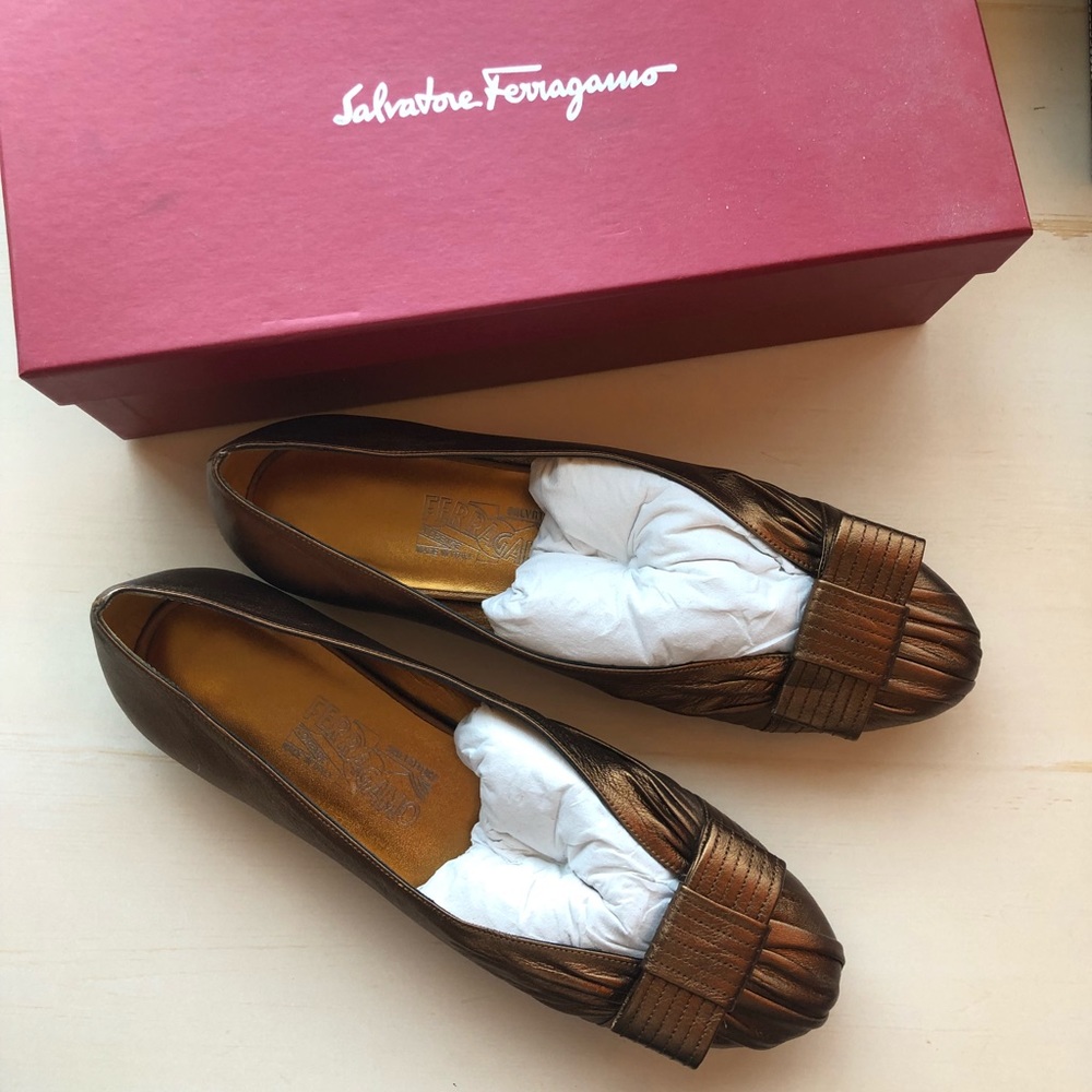 Salvatore Ferragamo Regale bronze flats